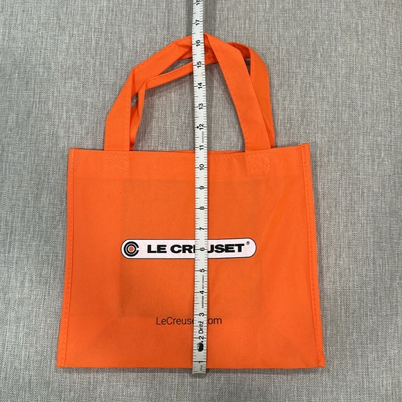 🎅🏽🎄 NWT! Set of Two Le Creuset Holiday Mugs and Le Creuset Tote! - Picture 12 of 13